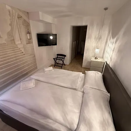 San Carlo Luxury لوغانو